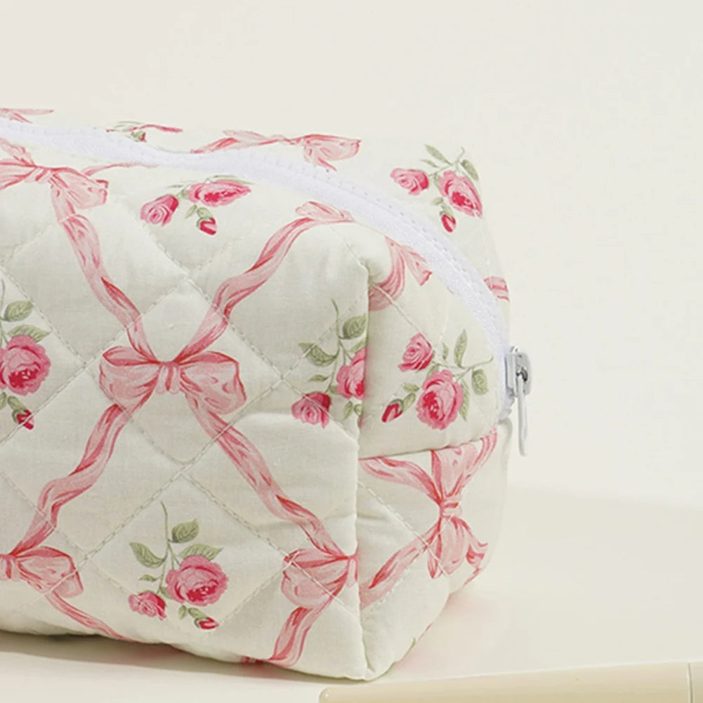 trousse de toilette fleurie matelassée