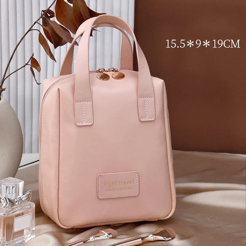 trousse de toilette et maquillage