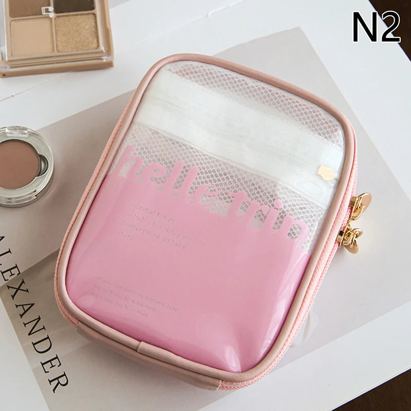 petite trousse de toilette et de maquillage