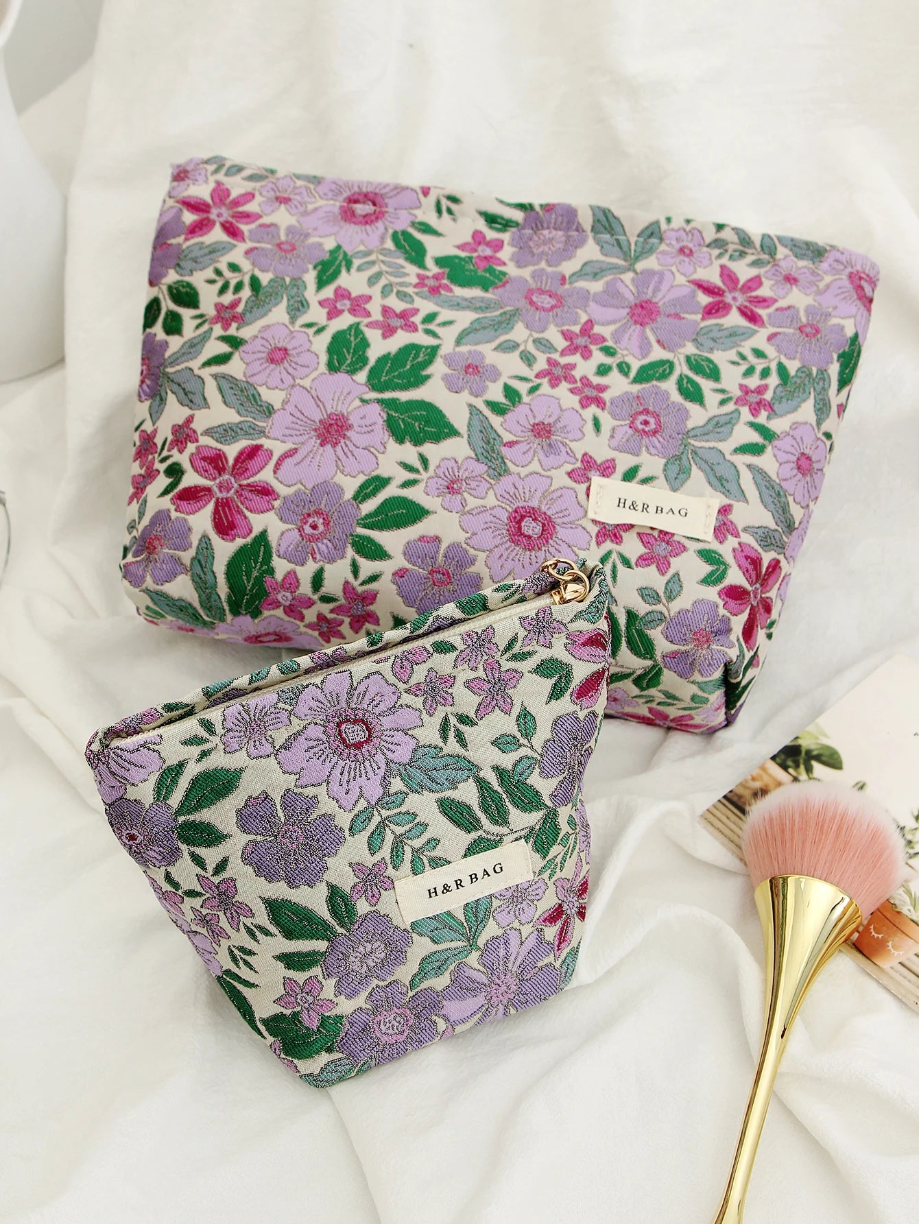 trousse de toilette violette