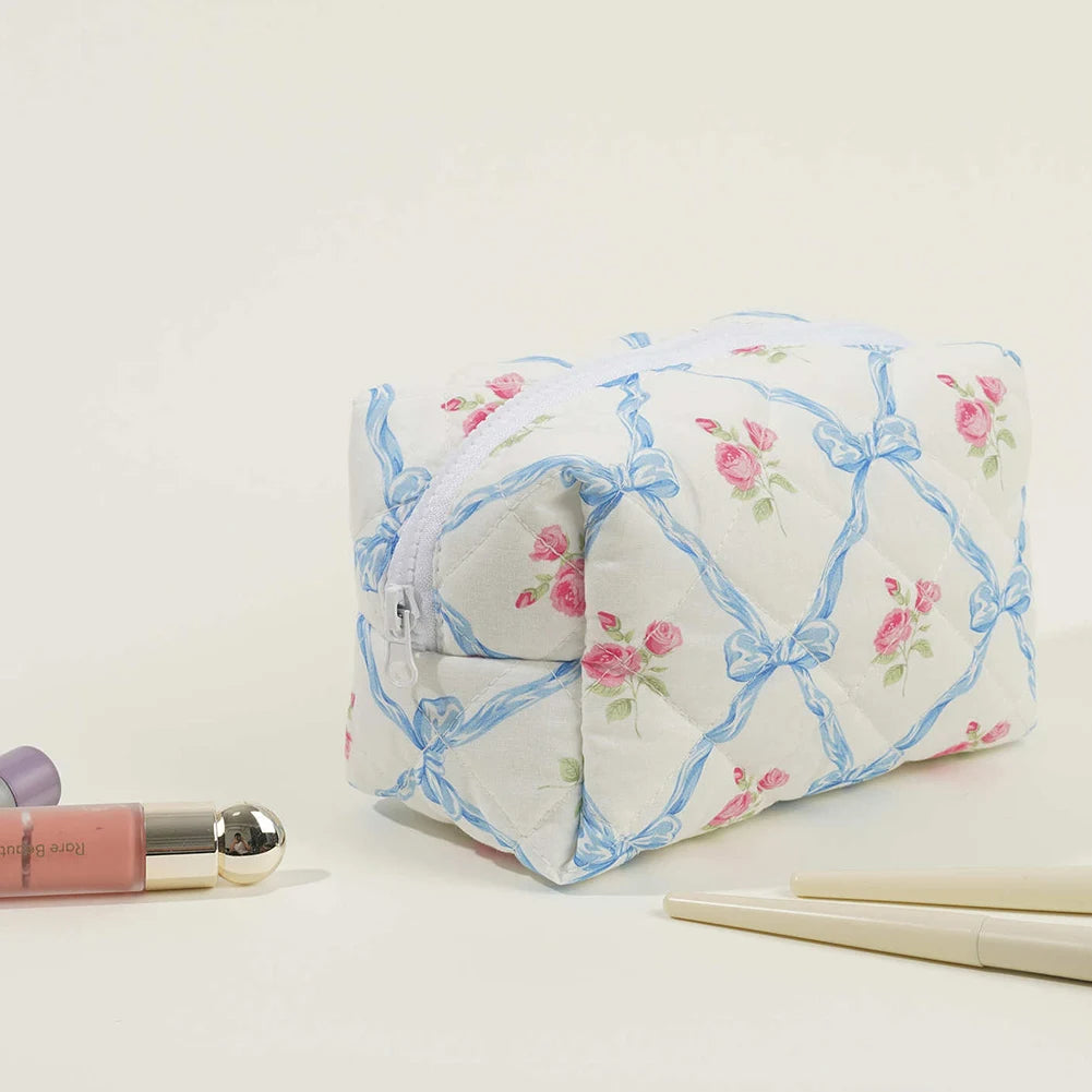 trousse de toilette fleurie matelassée