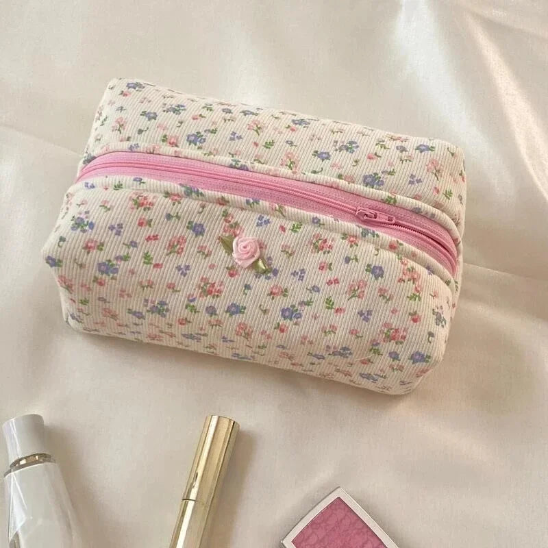 belle trousse de toilette femme