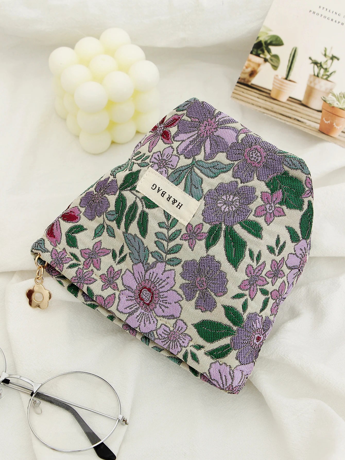 trousse de toilette violette