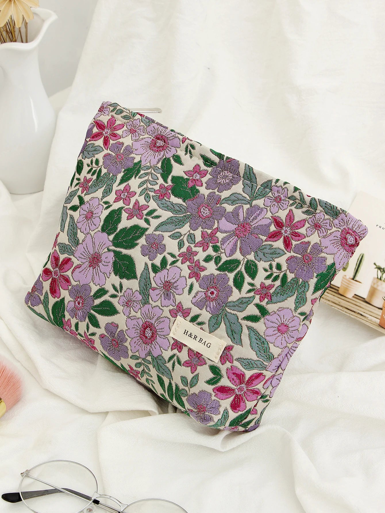 trousse de toilette violette