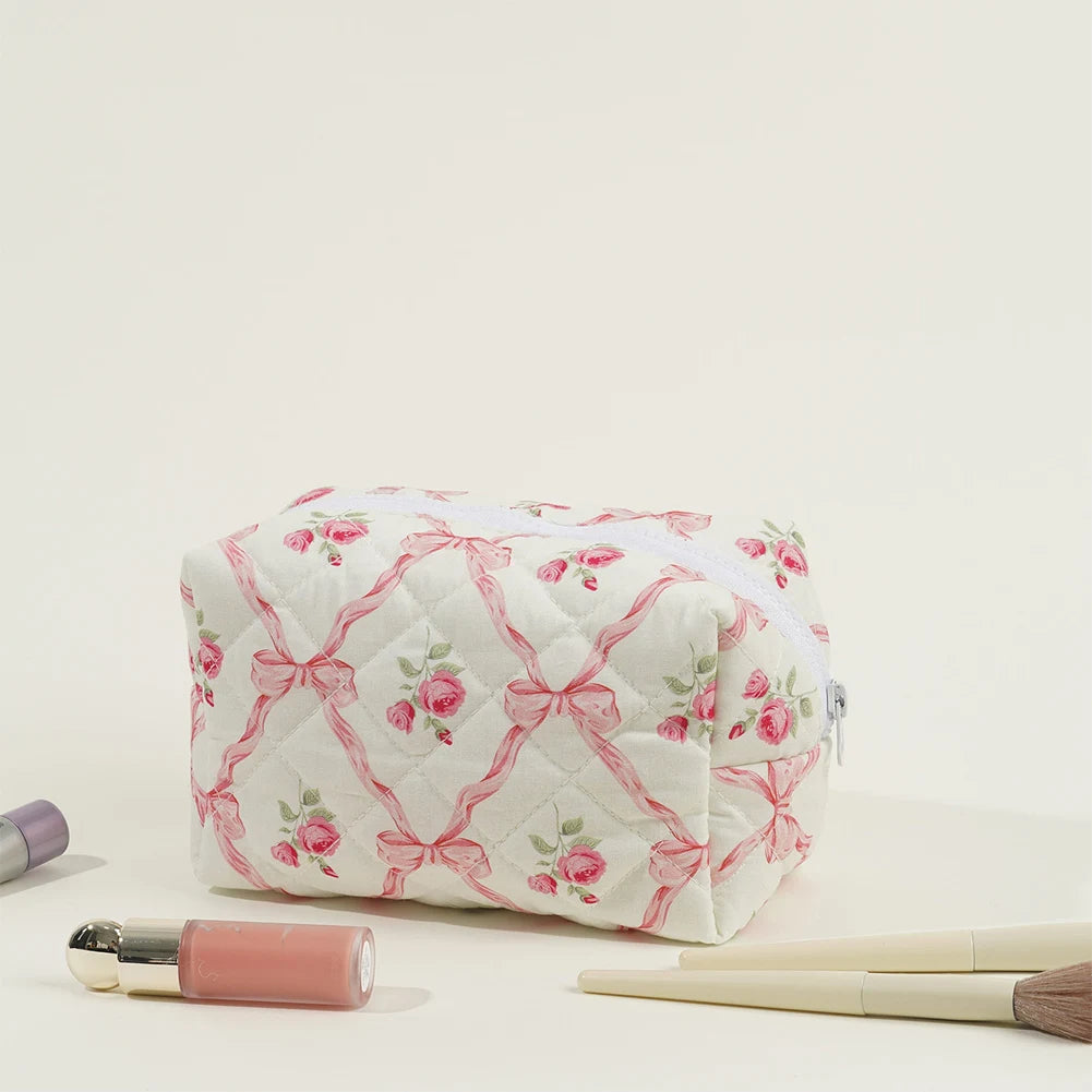 trousse de toilette fleurie matelassée