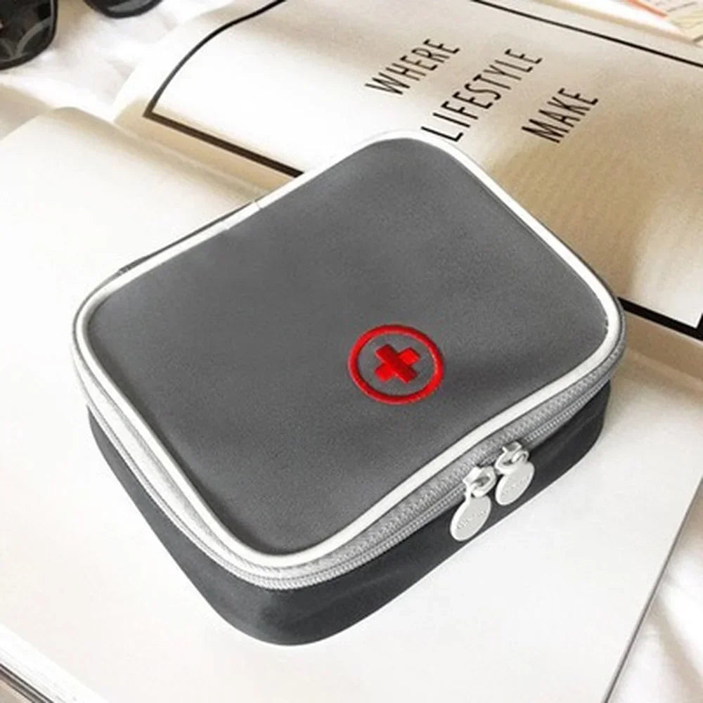 trousse de toilette avion pharmacie