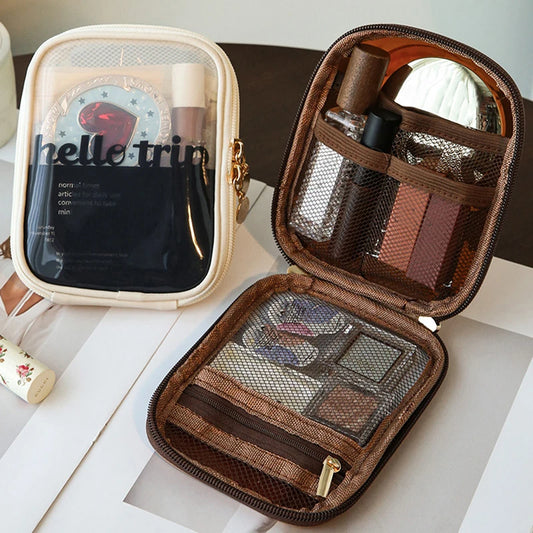 petite trousse de toilette et de maquillage